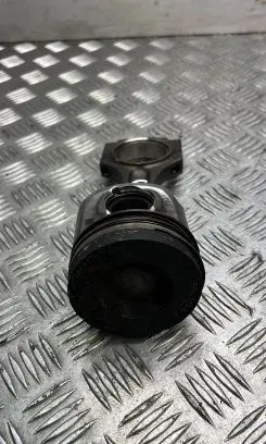 BMW 5 GT F07 Piston with connecting rod 11257812585
