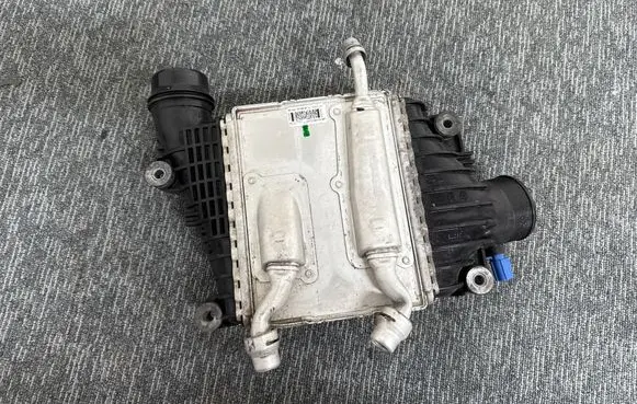 Jaguar XF X260 Intercooler radiator GX736K775AF