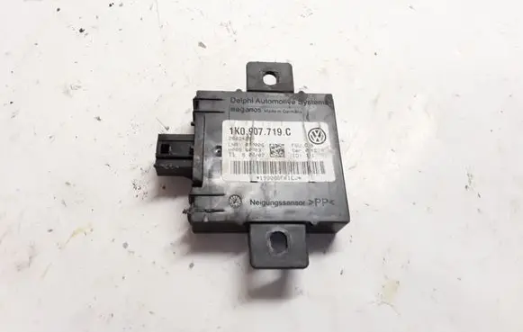 Audi A3 S3 8P Alarm control unit/module 1K0907719C 28024256
