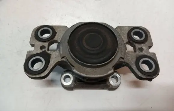 Volvo XC60 Engine mount bracket 8G9N7M121AA
