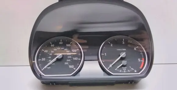 BMW 1 E81 E87 Speedometer (instrument cluster) 1024985