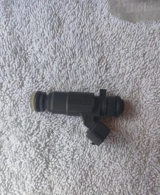 Peugeot 208 I Fuel injector 9676017480