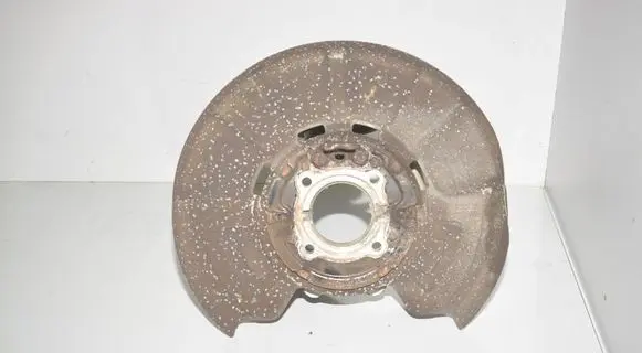 Rear wheel hub