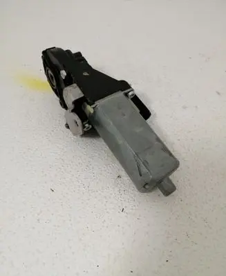 Volvo XC90 Seat adjustment motor 0390203245