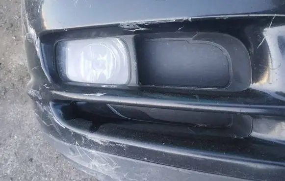 Toyota Avensis T250 Front bumper lower grill