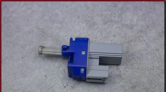 Clutch pedal sensor