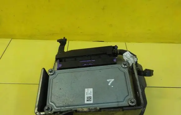 Peugeot 207 Torque split ecu control unit/module S122751120 7SP131 TA2005