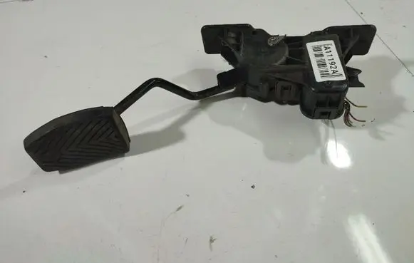 Mitsubishi Grandis Accelerator throttle pedal 
