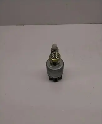 Toyota Land Cruiser (J100) Brake pedal sensor switch