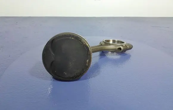 Piston