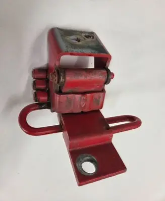 Audi A4 S4 B5 8D Front door lower hinge 8D0831412F