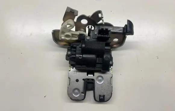 Audi A3 S3 8V Loading door lock 4H0827505A 171144B