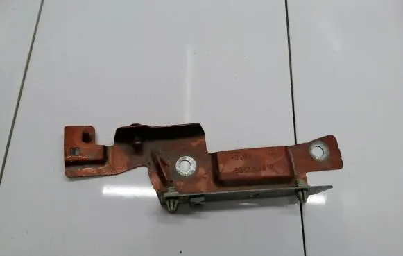Renault Captur Fender mounting bracket 631235481R