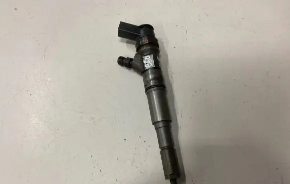 BMW 5 E60 E61 Fuel injector 4441