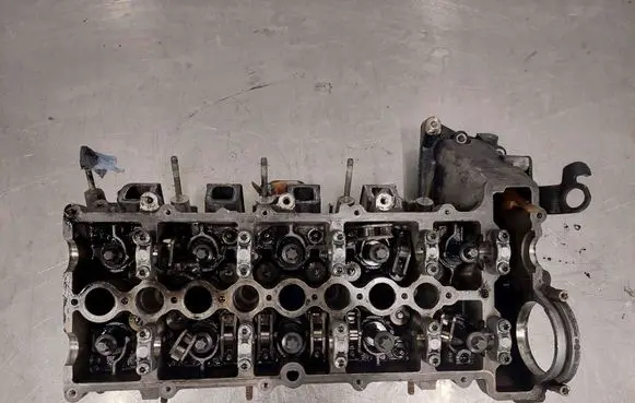 BMW 3 E90 E91 Engine head 778121105