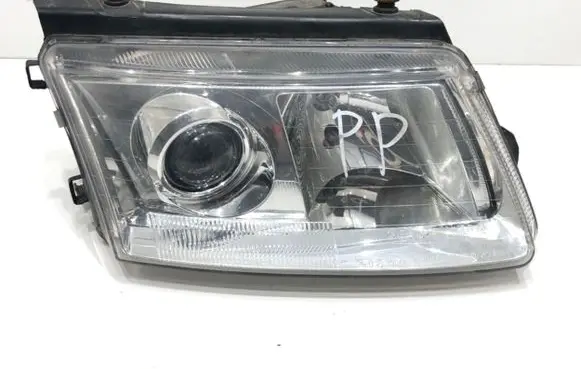 Volkswagen PASSAT B5 Headlight/headlamp