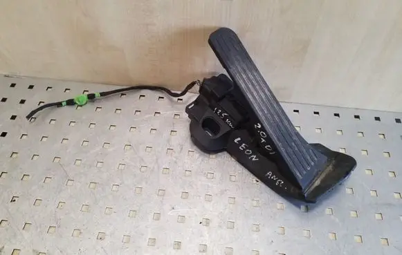 Seat Leon (1P) Accelerator throttle pedal 1K2721503M 6PV00874500