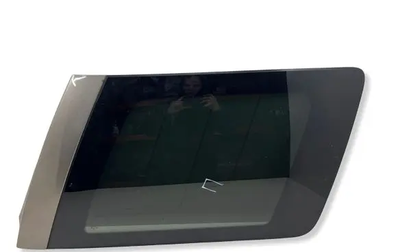 Lincoln Aviator I Rear side window 