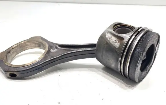 Mercedes-Benz CLS C218 X218 Piston with connecting rod 