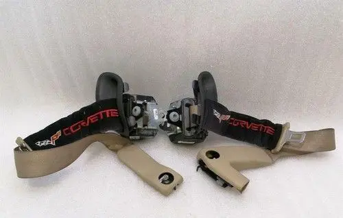 Chevrolet Corvette C6 Front seatbelt buckle 89023899
