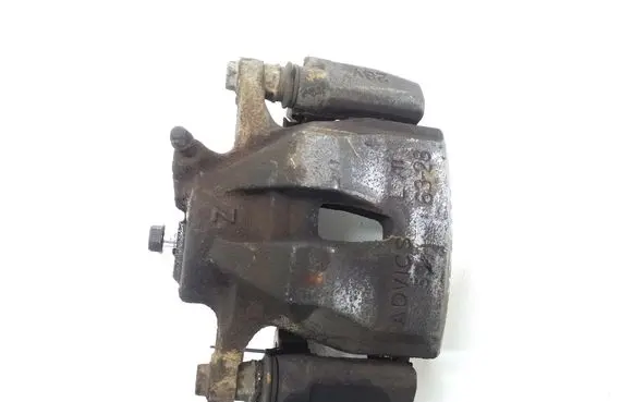 Toyota RAV 4 (XA40) Front brake caliper 4775042091
