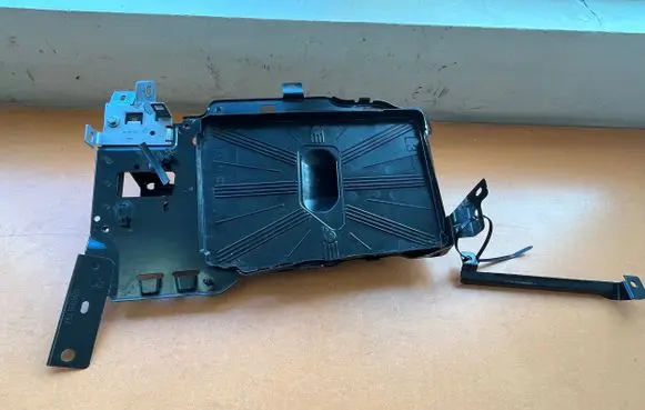 Opel Astra L Battery tray 9815288480 9815411580
