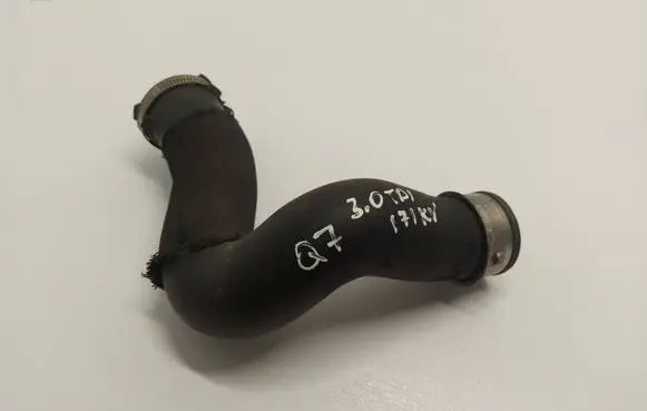 Audi Q7 4L Intercooler hose/pipe