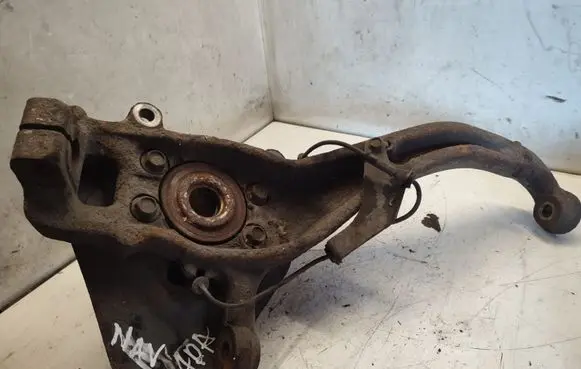 Nissan Navara D40 Front wheel hub