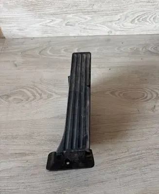 BMW 5 G30 G31 Accelerator throttle pedal 6859999