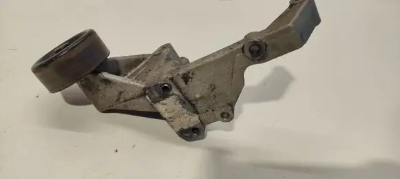 KIA Sorento Generator/alternator bracket 