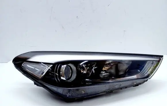 Hyundai Tucson TL Headlight/headlamp 92102D7110
