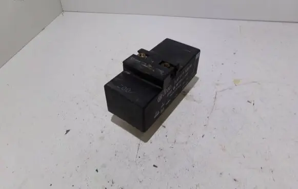 Skoda Octavia Mk2 (1Z) Coolant fan relay 1J0919506M 898967000