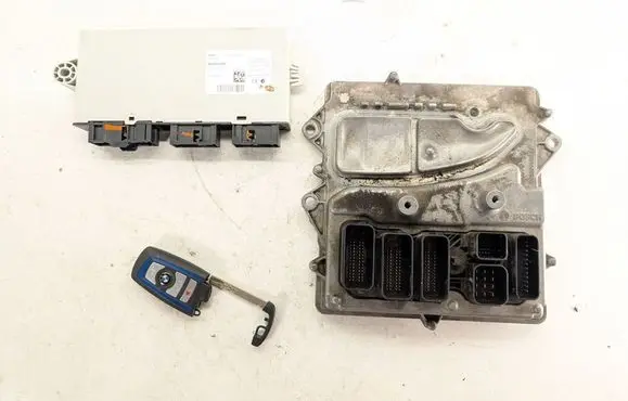 BMW X3 F25 Engine ECU kit and lock set 8631748