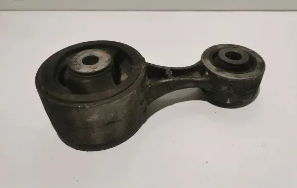 Honda Civic Engine mount bracket