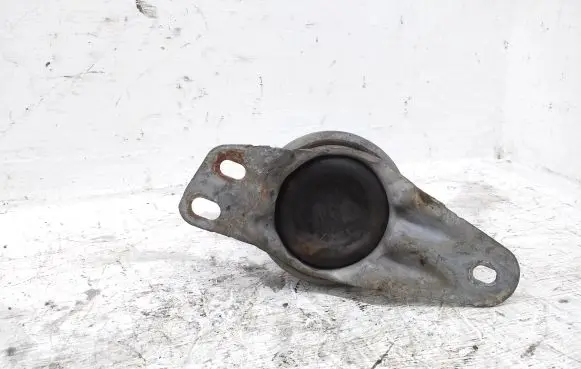 Peugeot Expert Engine mount bracket