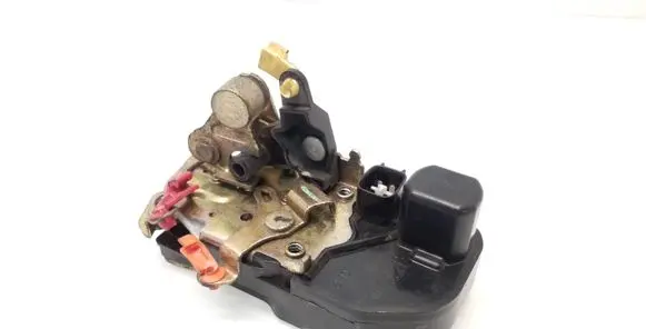 Chrysler PT Cruiser Front door lock