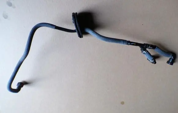 Opel Vivaro Fuel line pipe