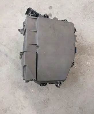 Mercedes-Benz EQB Fuse box cover A2475409500