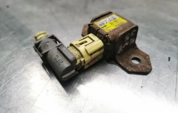 Mitsubishi Outlander Airbag deployment crash/impact sensor MR587733