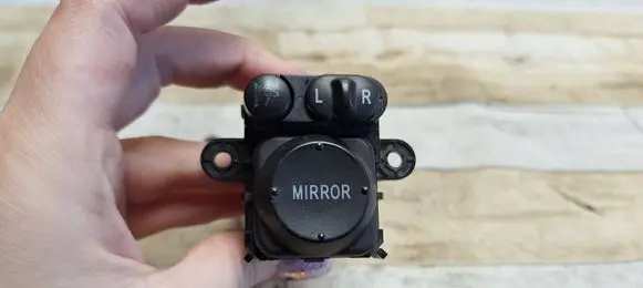 Honda FR-V Wing mirror switch SJD0030 NH167L1676T