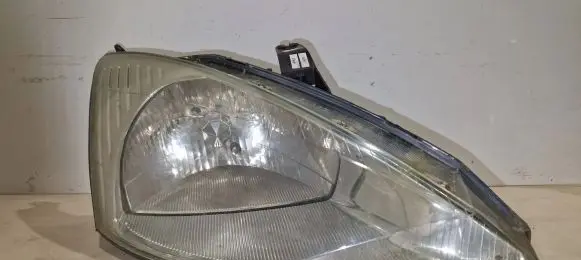 Ford Focus Headlight/headlamp 1152091