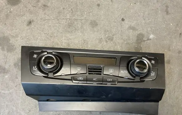 Audi A4 S4 B7 8E 8H Climate control unit 8T2820043S A2C53307437