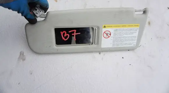 Volkswagen PASSAT B7 Sun visor