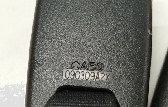 Mazda 3 II Rear seatbelt buckle 02BBM4 090305E2X