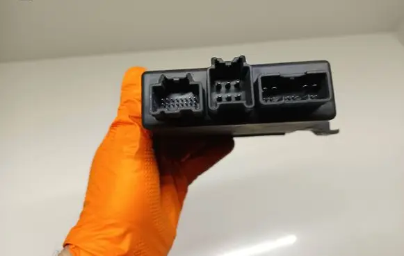 Subaru Outback Tailgate/trunk control unit/module 63350AL10A 1216320B