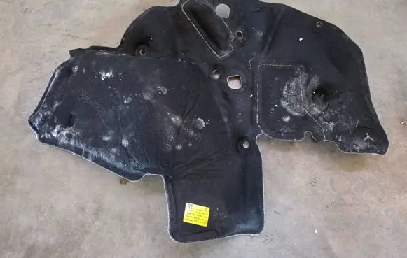 BMW 2 F44 Engine bonnet/hood sound/heat insulation 7475724