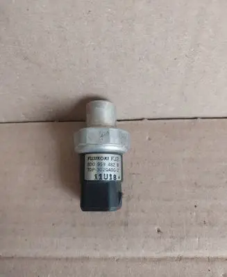 Audi A4 S4 B5 8D Air conditioning (A/C) pressure sensor 8D0959482B 11U18 TDP302QADG2