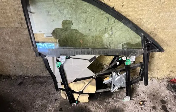 Audi A4 S4 B5 8D Sliding door window regulator with motor 8D0837398