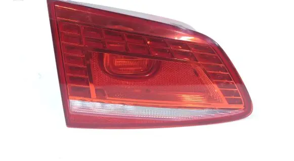 Volkswagen PASSAT B7 Rear/tail lights 5781237