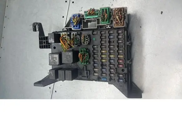 Ford Mondeo Mk III Fuse box set